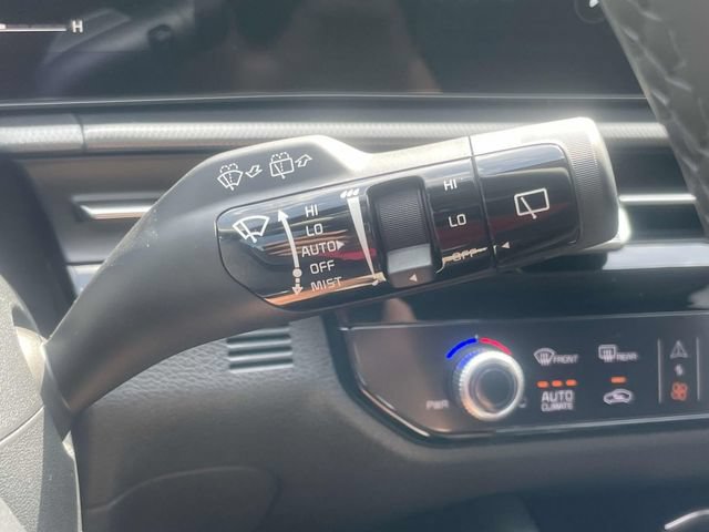 New 2026 Kia Sportage LX FWD image 32