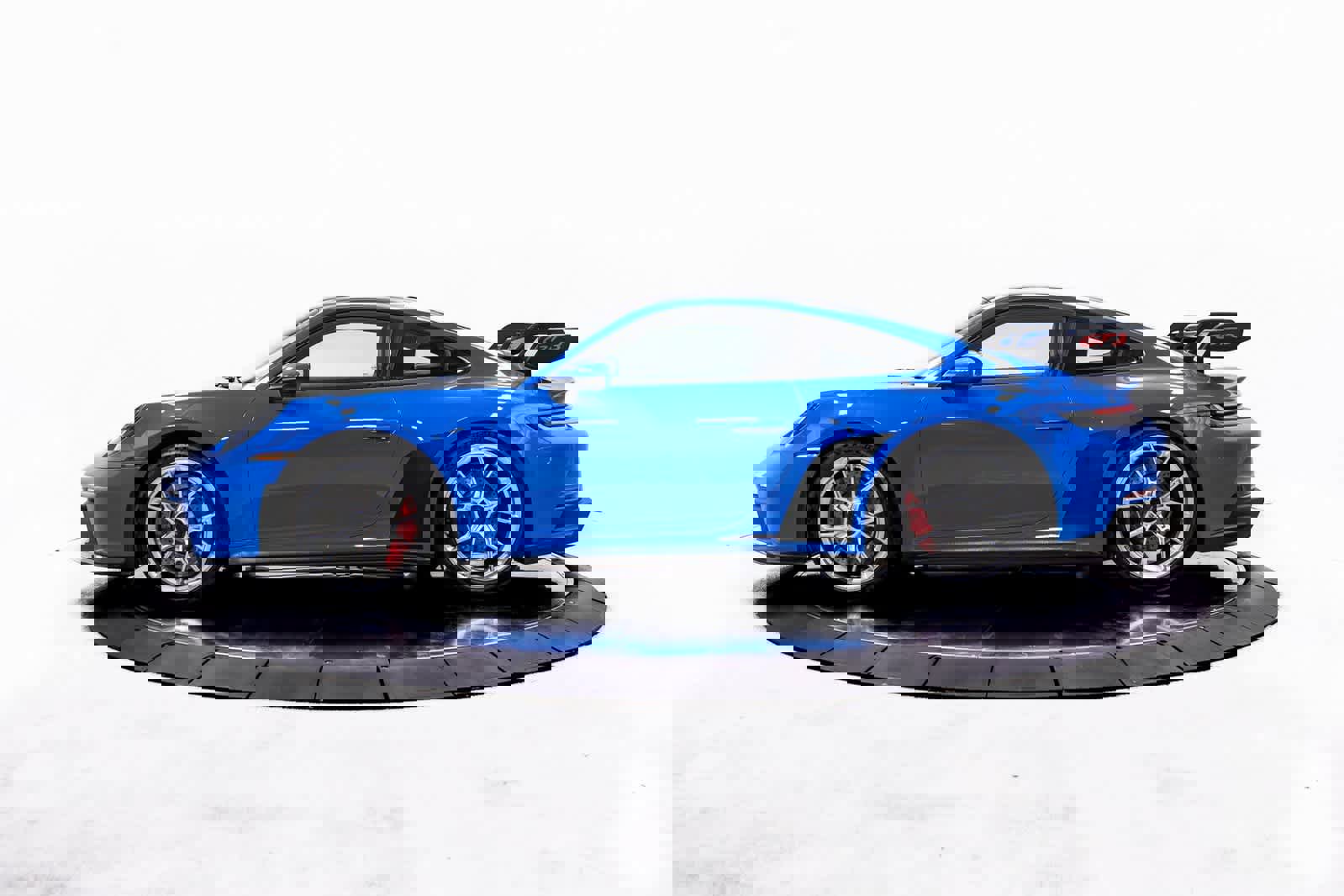 Certified 2022 Porsche 911 GT3 image 2