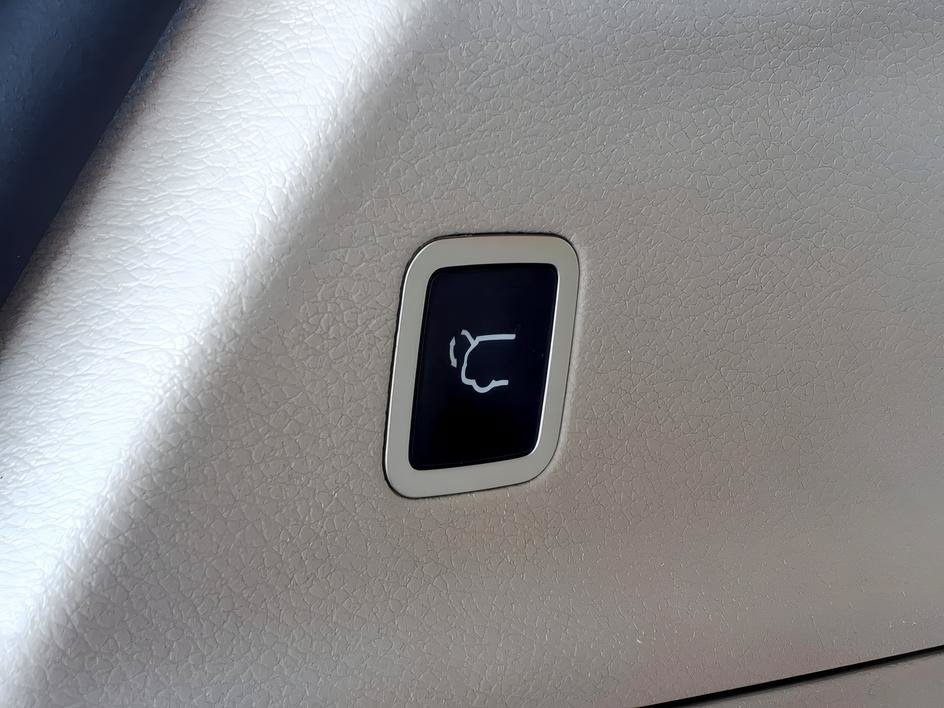 Used 2021 Chrysler Voyager Lxi FWD image 11