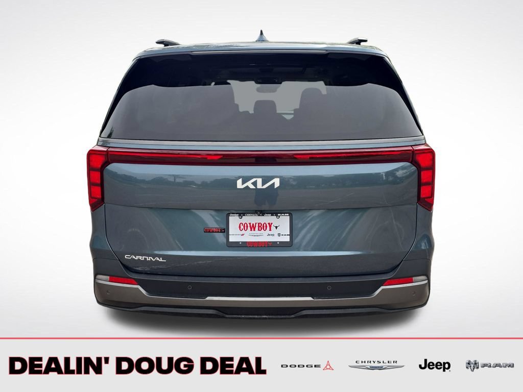 Used 2025 Kia Carnival SX FWD image 5