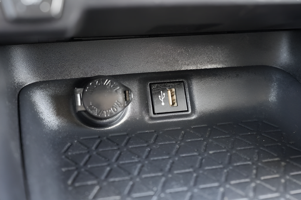 Used 2025 Toyota RAV4 LE AWD/4WD image 31