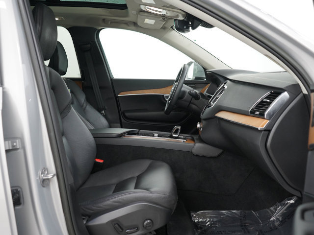 Used 2023 Volvo XC90 B6 Plus AWD/4WD image 10