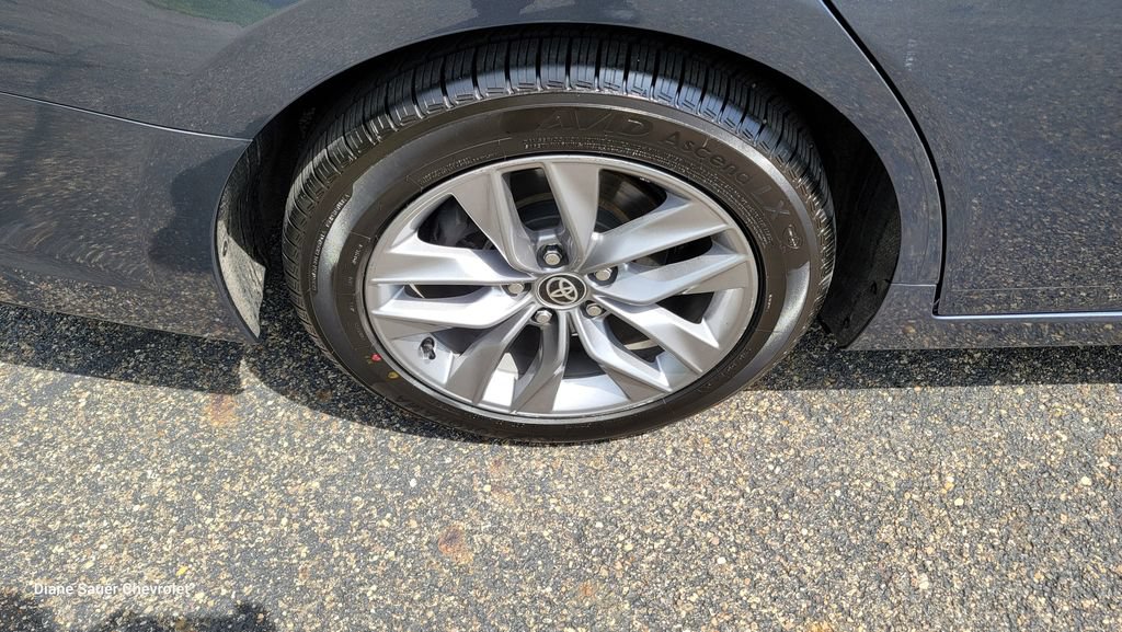 Used 2020 Toyota Avalon XLE w/ Moonroof Package FWD image 13