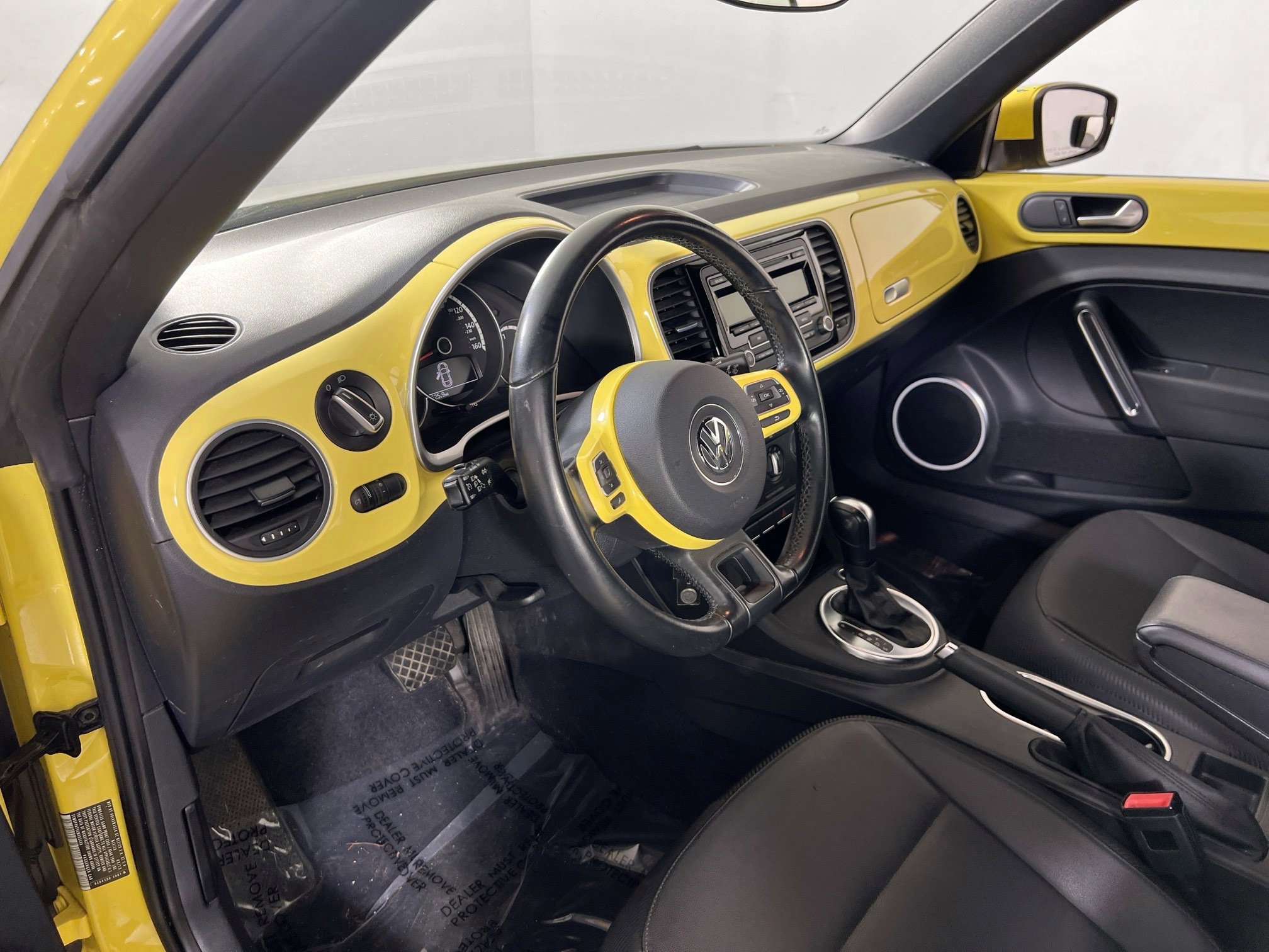 Used 2014 Volkswagen Beetle 2.5 image 9