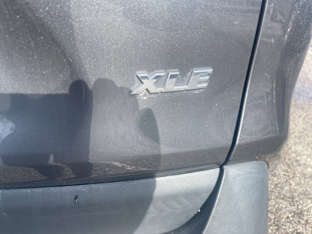 Used 2022 Toyota RAV4 XLE w/ Convenience Package image 7