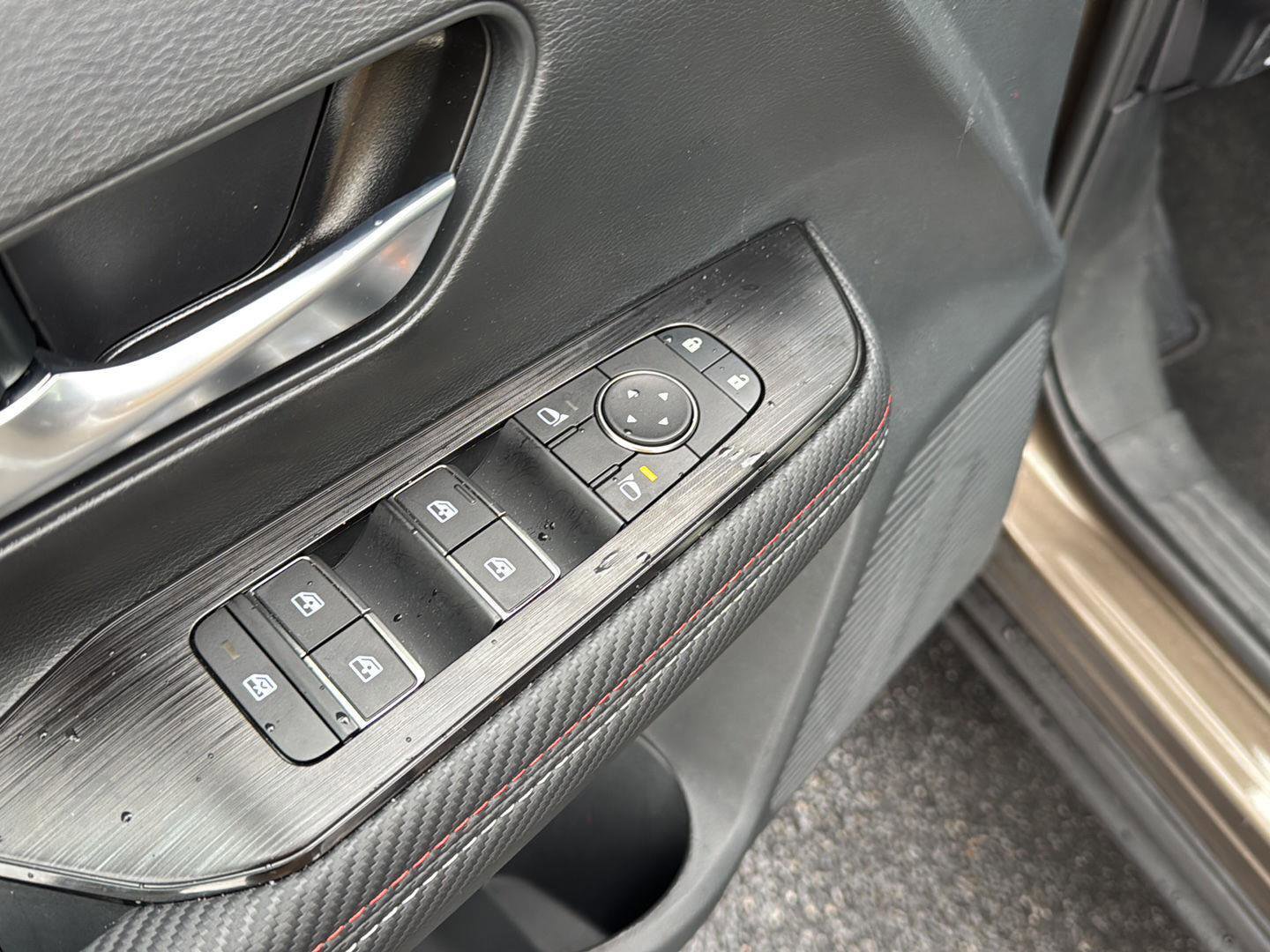 Used 2026 Nissan Kicks SR w/ SR Premium Package image 27