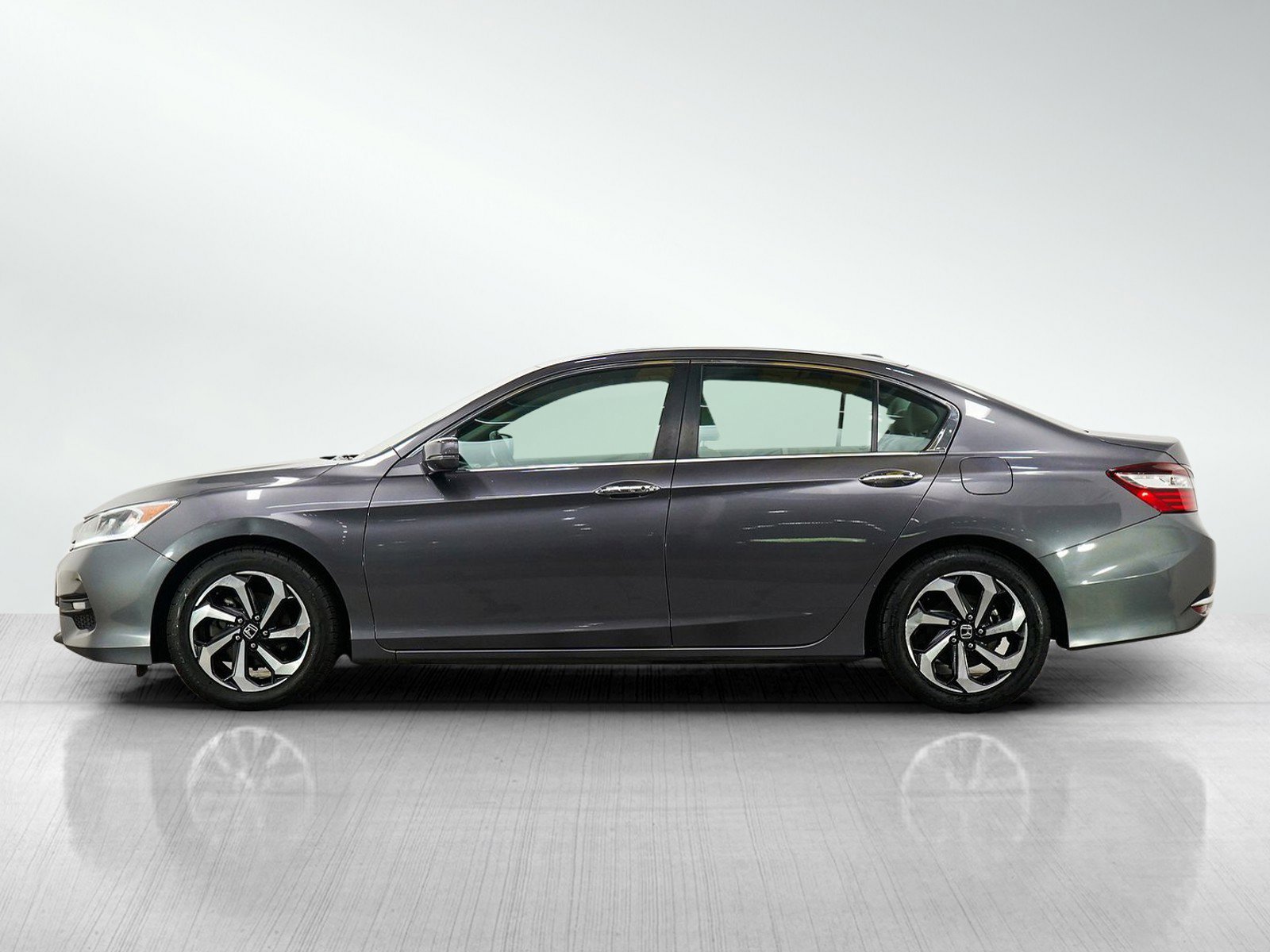 Used 2016 Honda Accord EX image 2