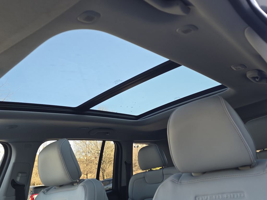 Used 2023 Jeep Grand Cherokee Overland image 10