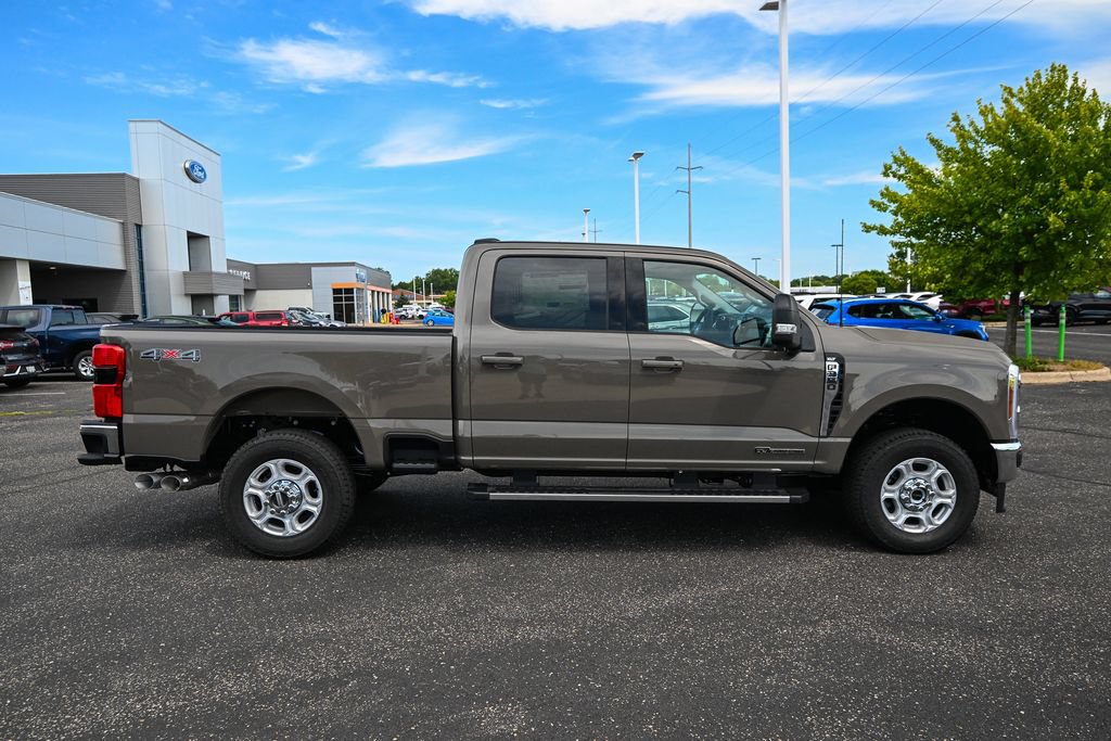 New 2026 Ford F350 XLT w/ XLT Premium Package AWD/4WD image 3