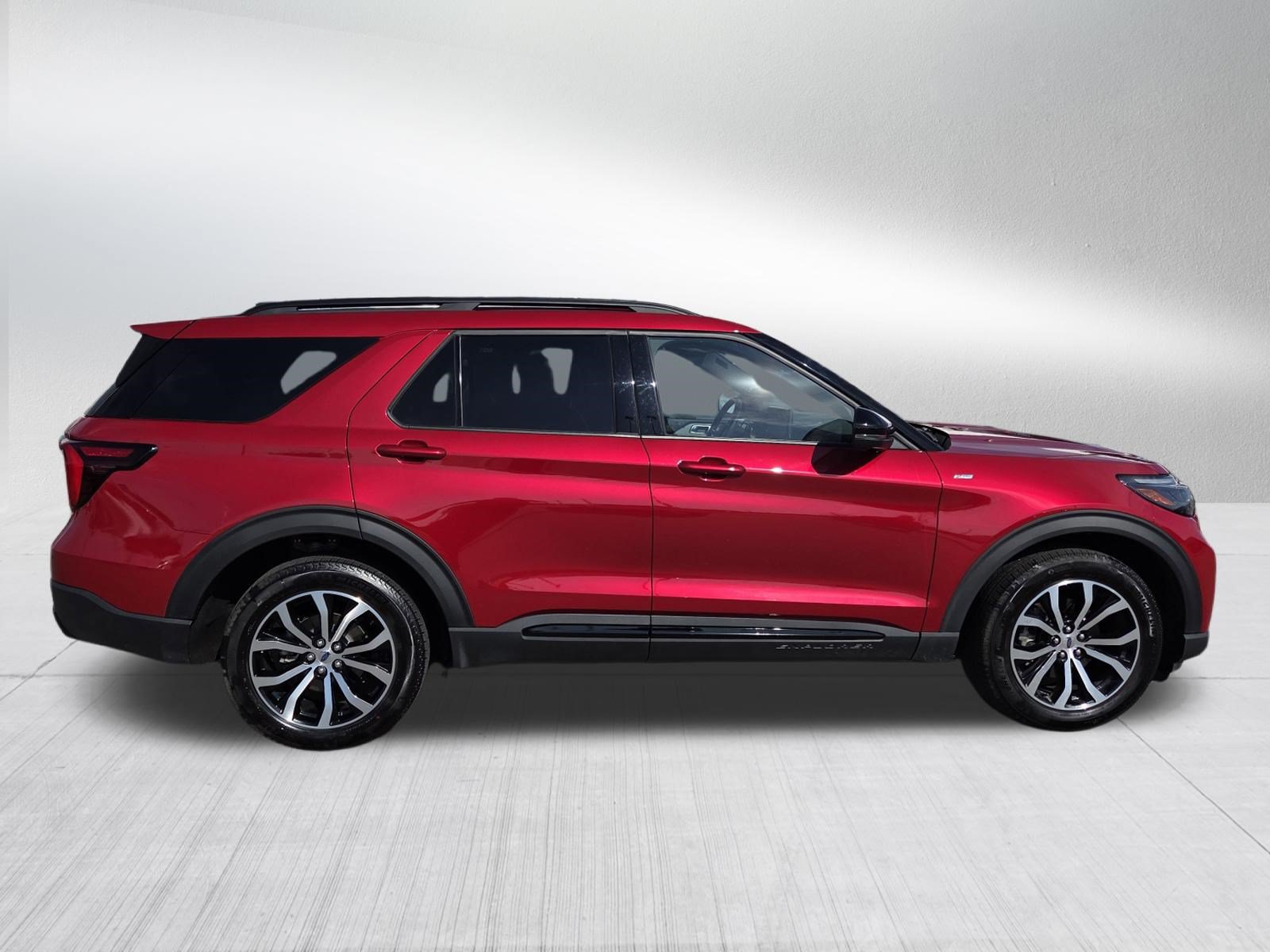 Certified 2025 Ford Explorer ST-Line AWD/4WD image 8