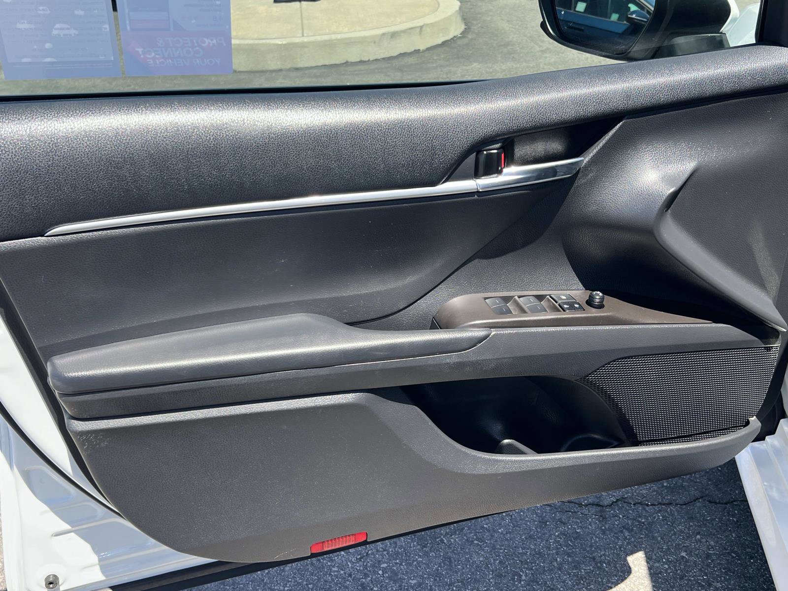 Used 2022 Toyota Camry LE FWD image 6