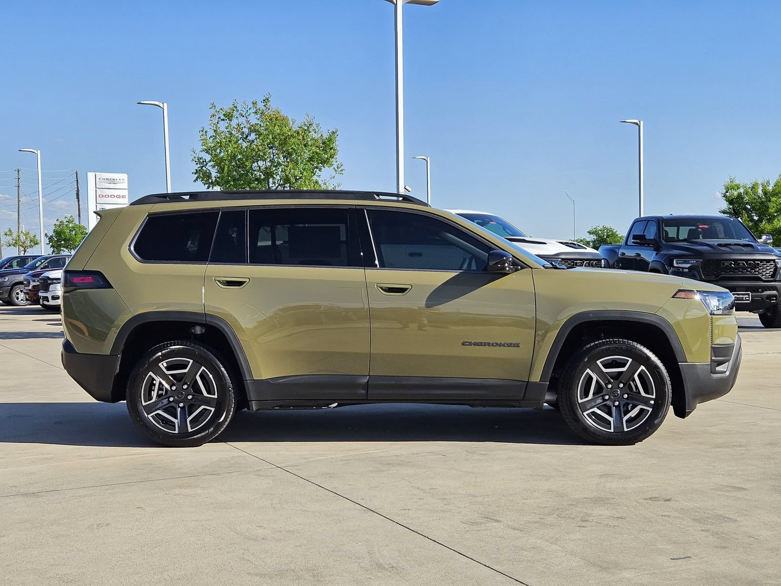 New 2026 Jeep Cherokee Laredo AWD/4WD image 7