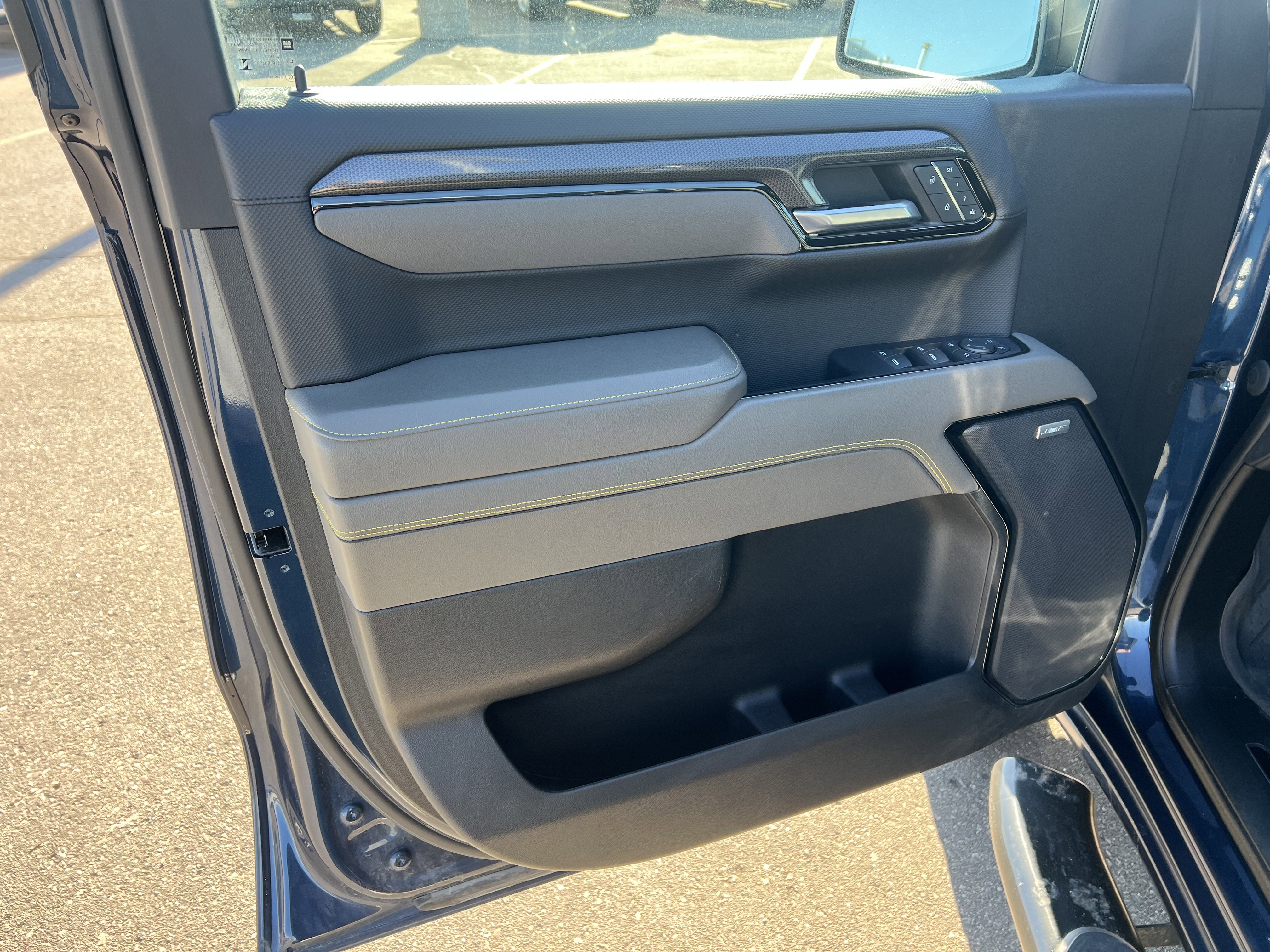 Used 2023 Chevrolet Silverado 1500 ZR2 image 14