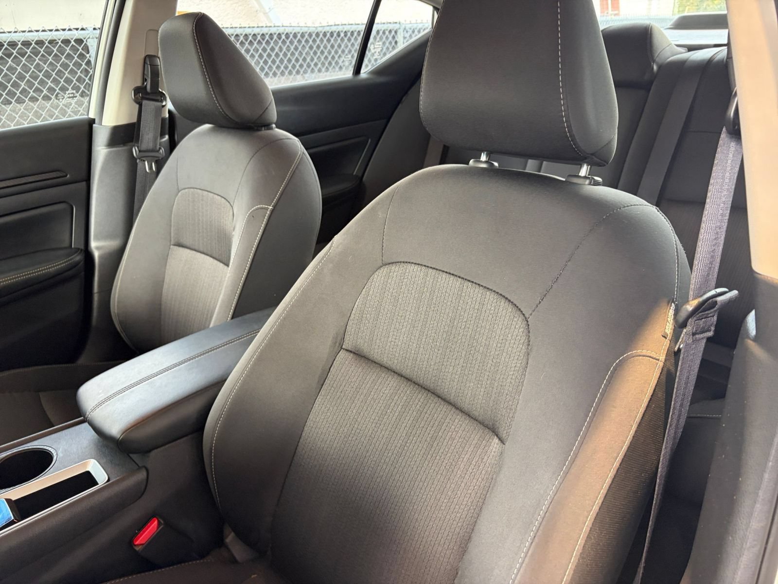 Used 2025 Nissan Altima 2.5 SV FWD image 35