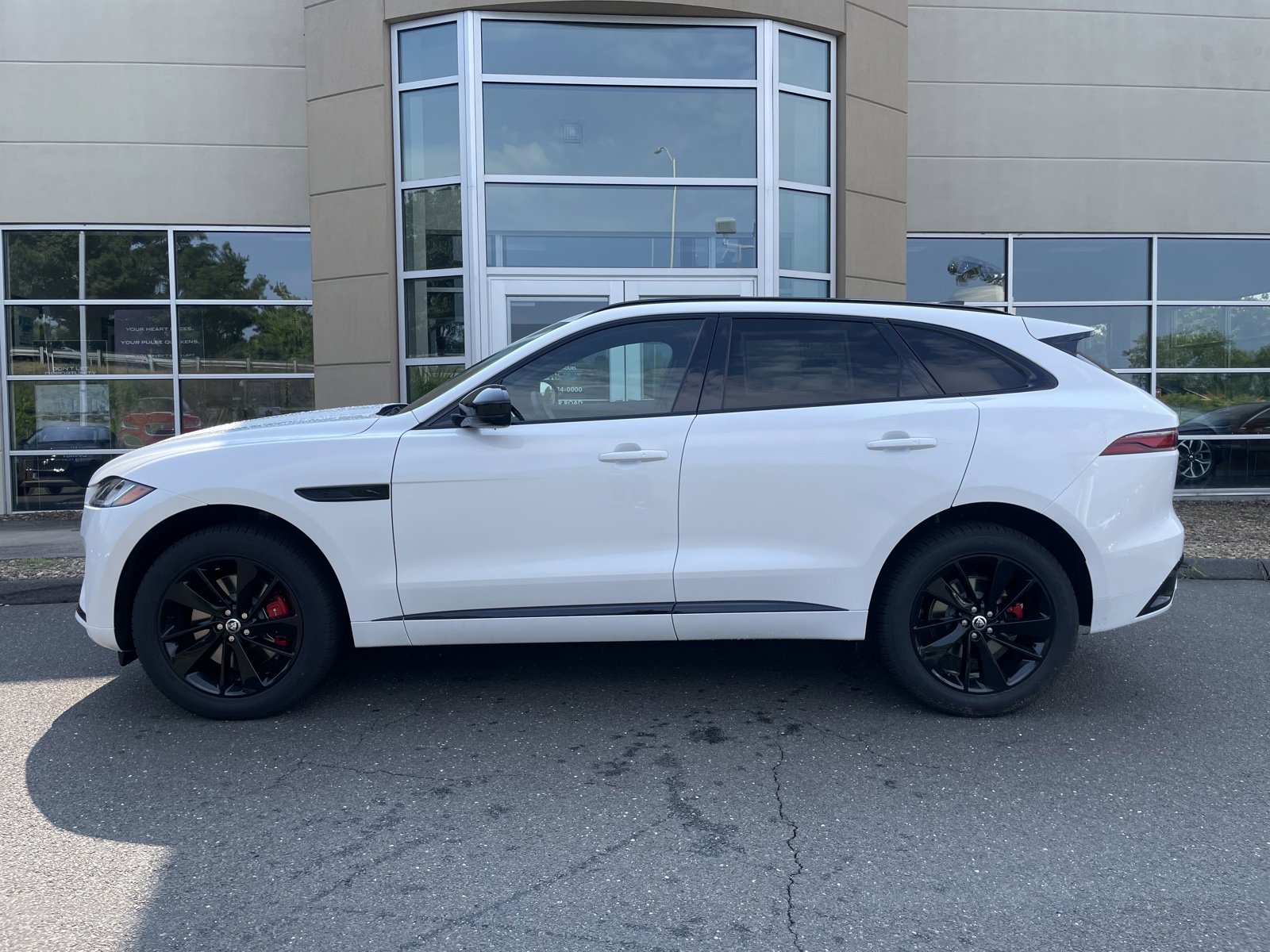 New 2025 Jaguar F-PACE R-Dynamic S image 4