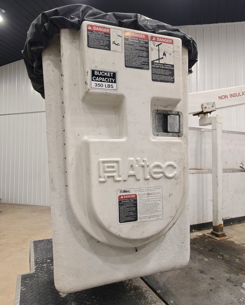 Used 2014 Ford F450 XL w/ Snow Plow Prep Package image 43