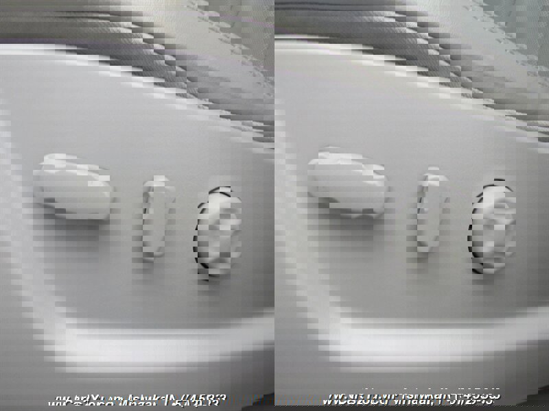 Used 2010 Cadillac DTS Luxury FWD image 15