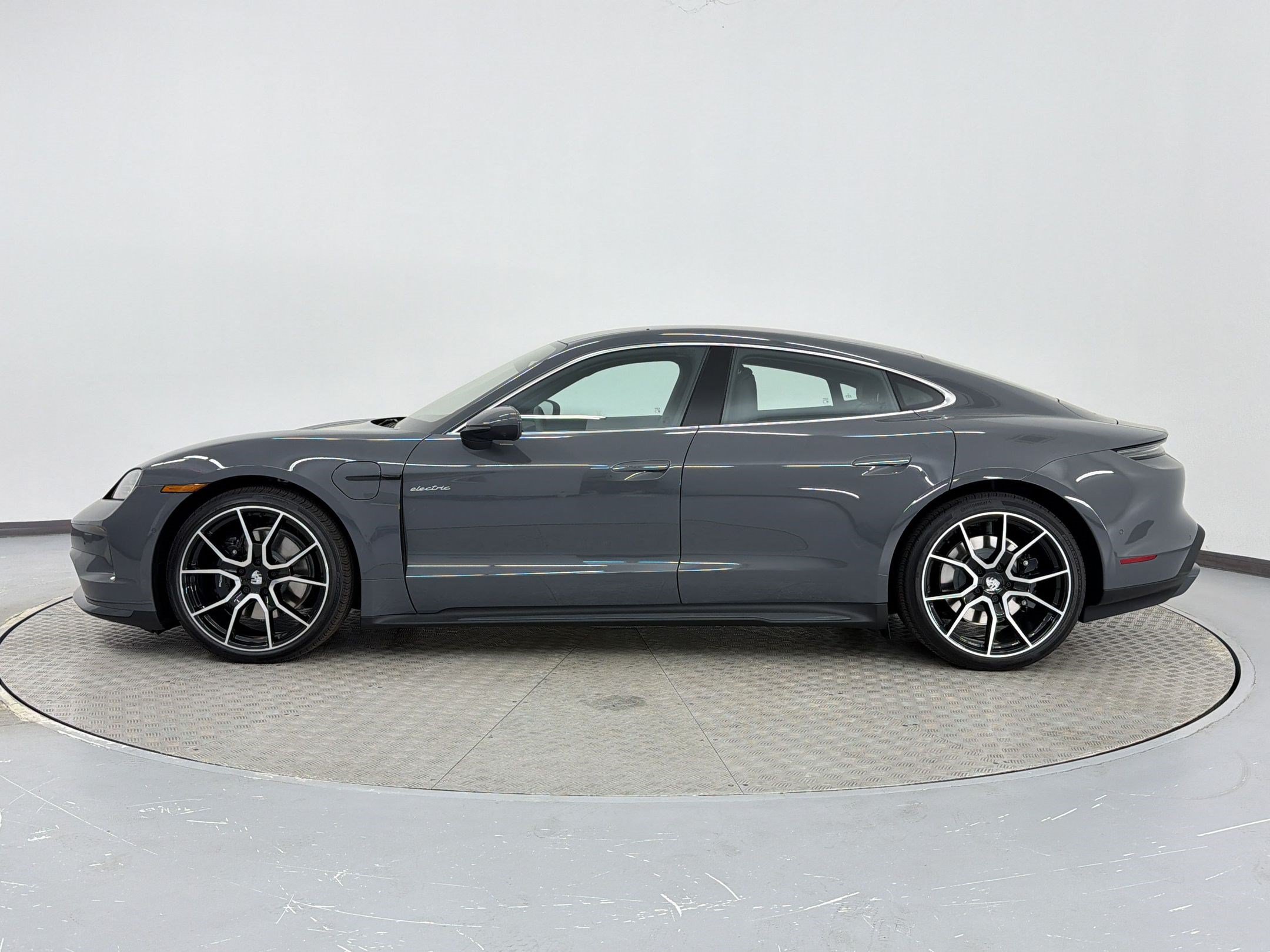 New 2026 Porsche Taycan 4S AWD/4WD image 2