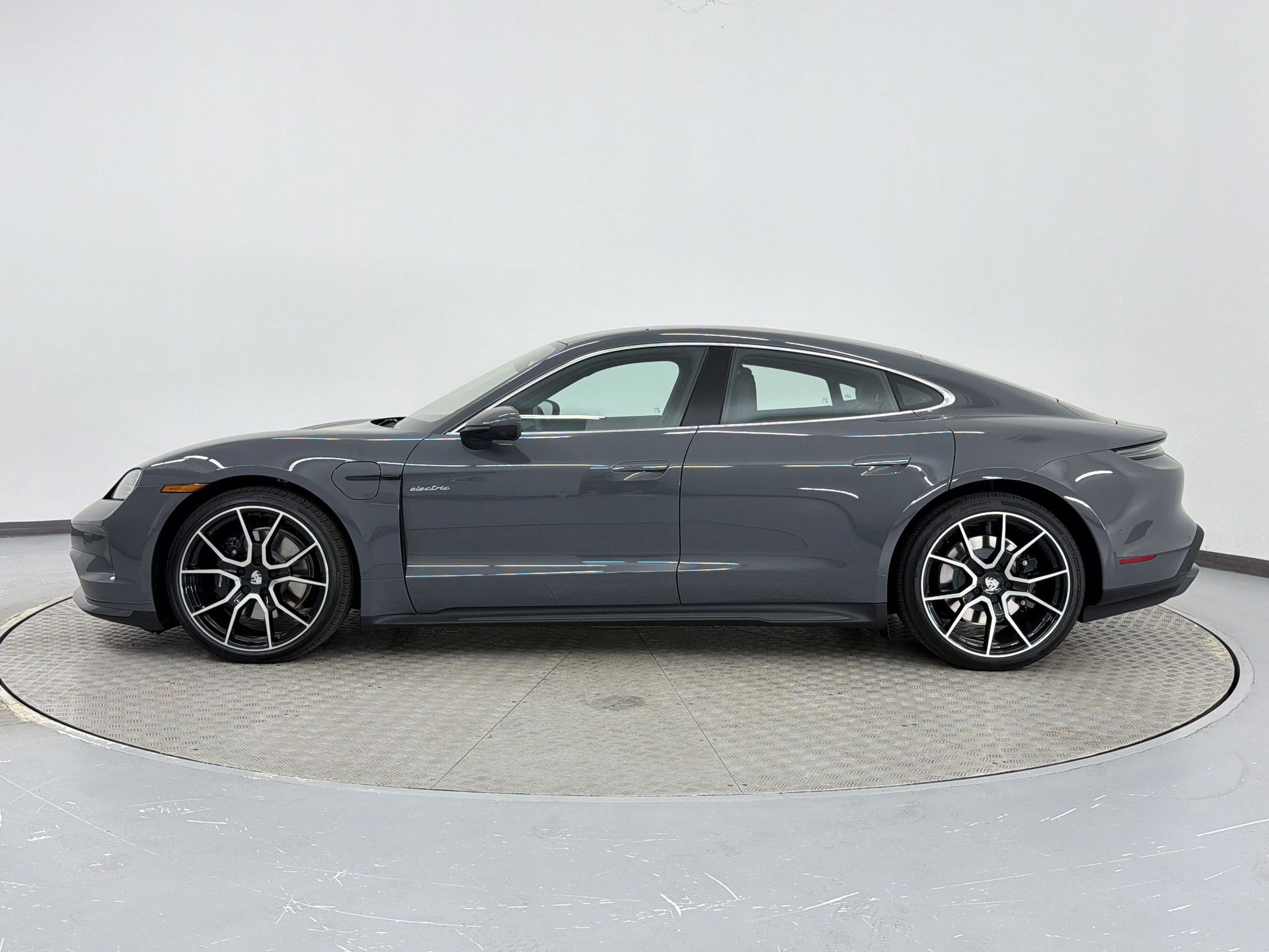 New 2026 Porsche Taycan 4S AWD/4WD image 2