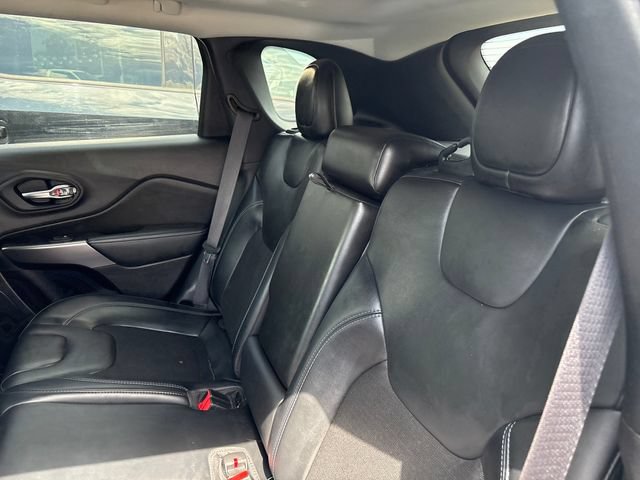 Used 2021 Jeep Cherokee Latitude Plus w/ Sun & Sound Group AWD/4WD image 10