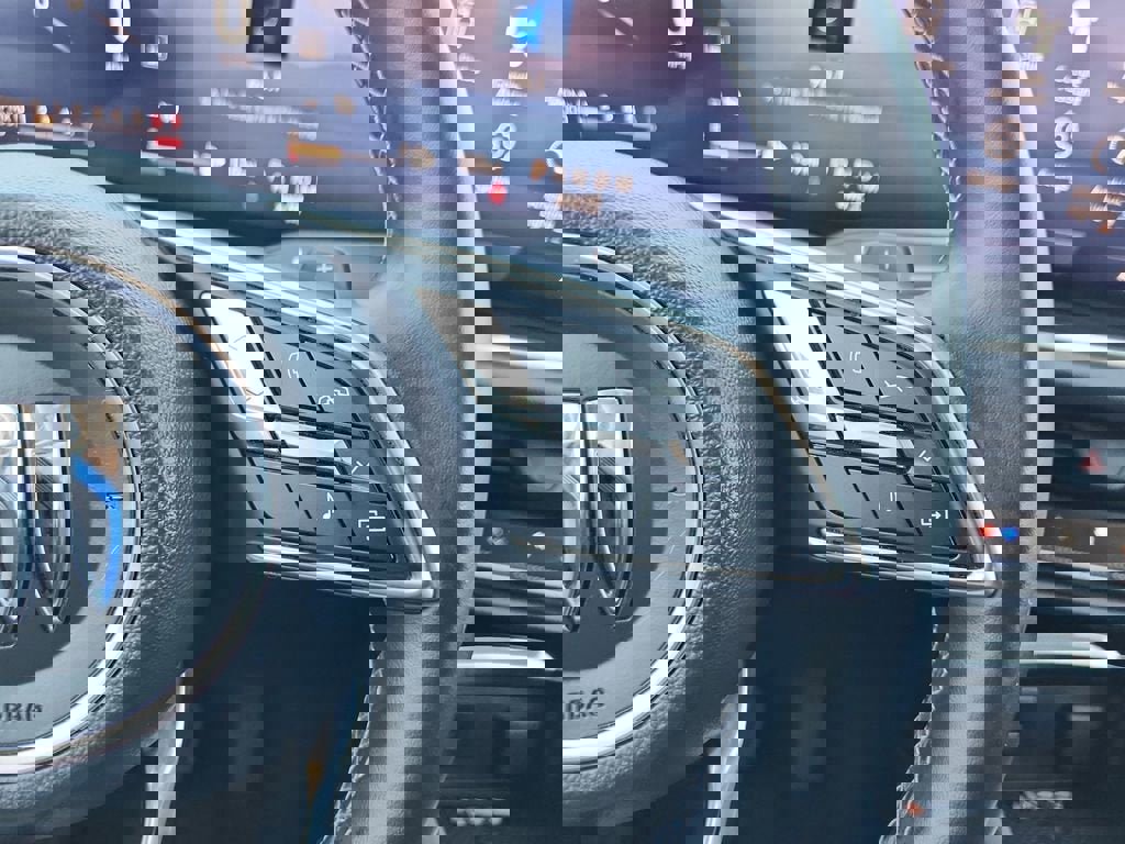 Used 2024 Buick Envision Preferred image 22