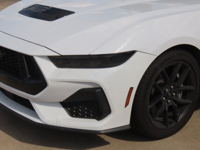 Used 2025 Ford Mustang GT Premium RWD image 3