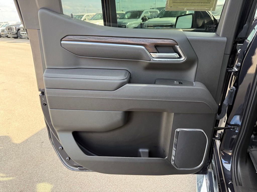 Used 2025 GMC Sierra 1500 SLT w/ SLT Premium Plus Package image 14