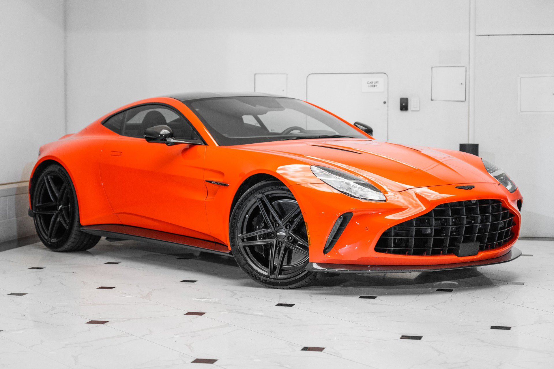 Used 2025 Aston Martin V8 Vantage Coupe image 41