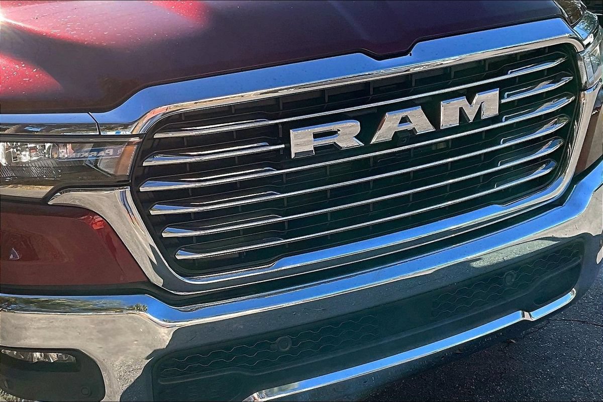 Used 2025 RAM 1500 Laramie AWD/4WD image 36