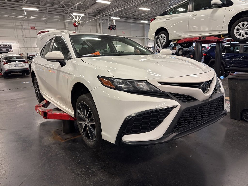 Used 2023 Toyota Camry SE image 5