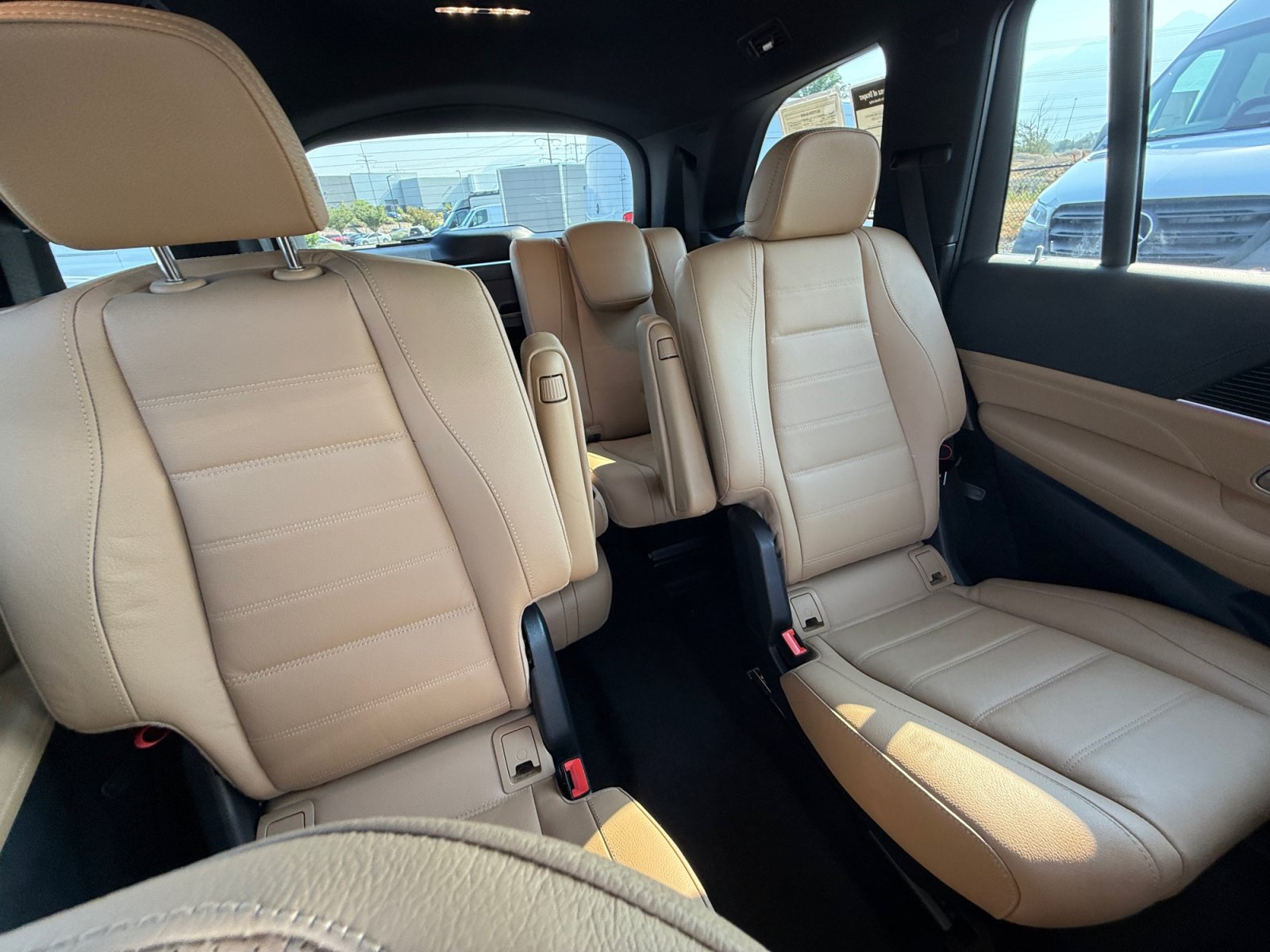 Used 2024 Mercedes-Benz GLS 450 4MATIC image 18
