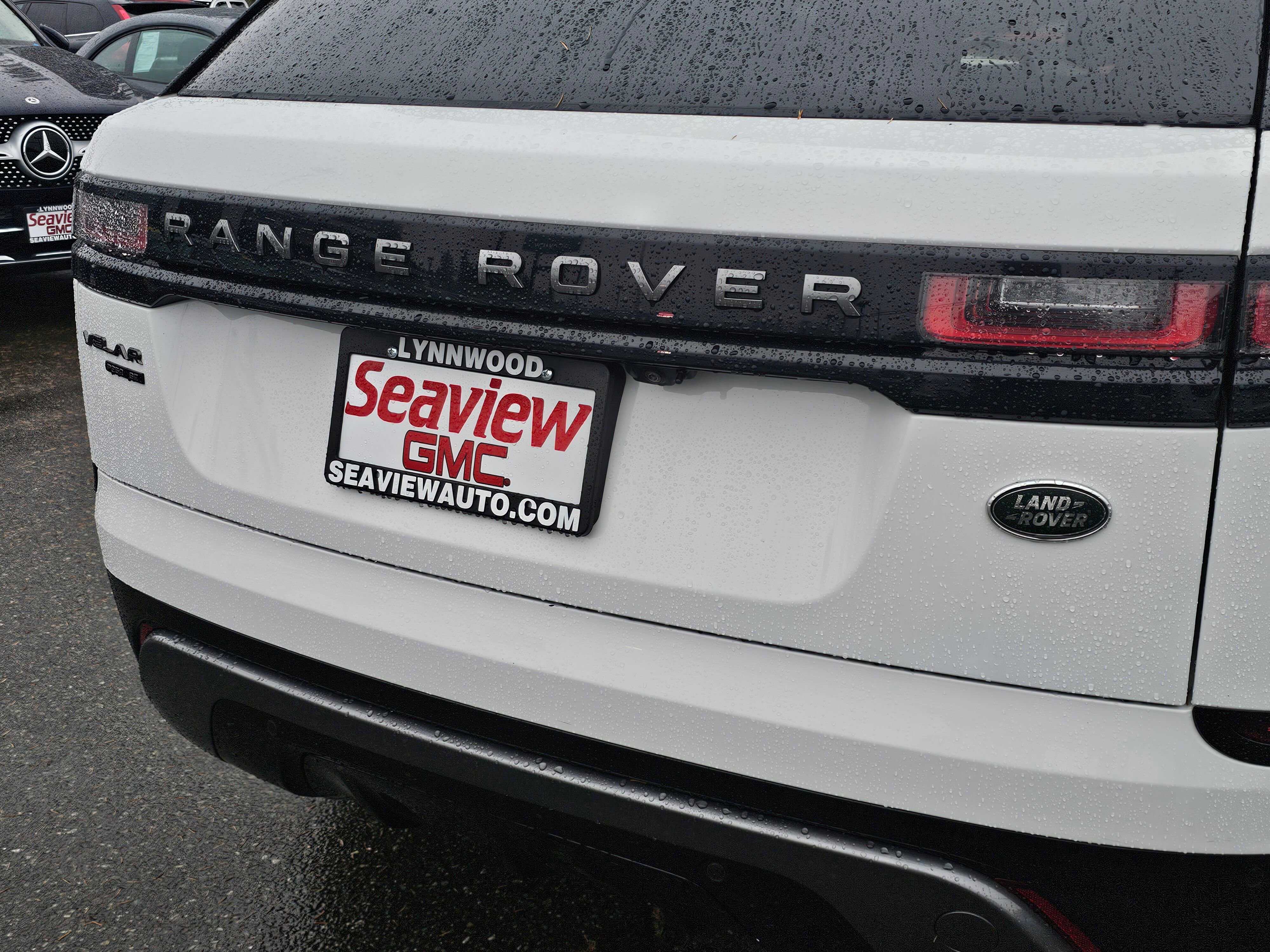 Used 2019 Land Rover Range Rover Velar R-Dynamic SE image 13