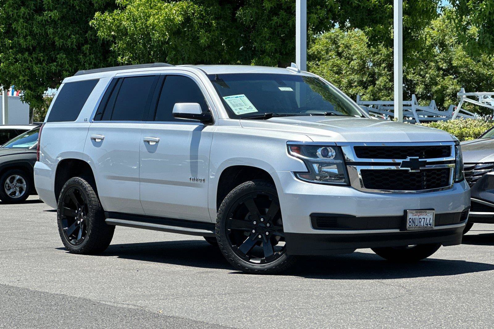 Used 2016 Chevrolet Tahoe LS RWD image 2