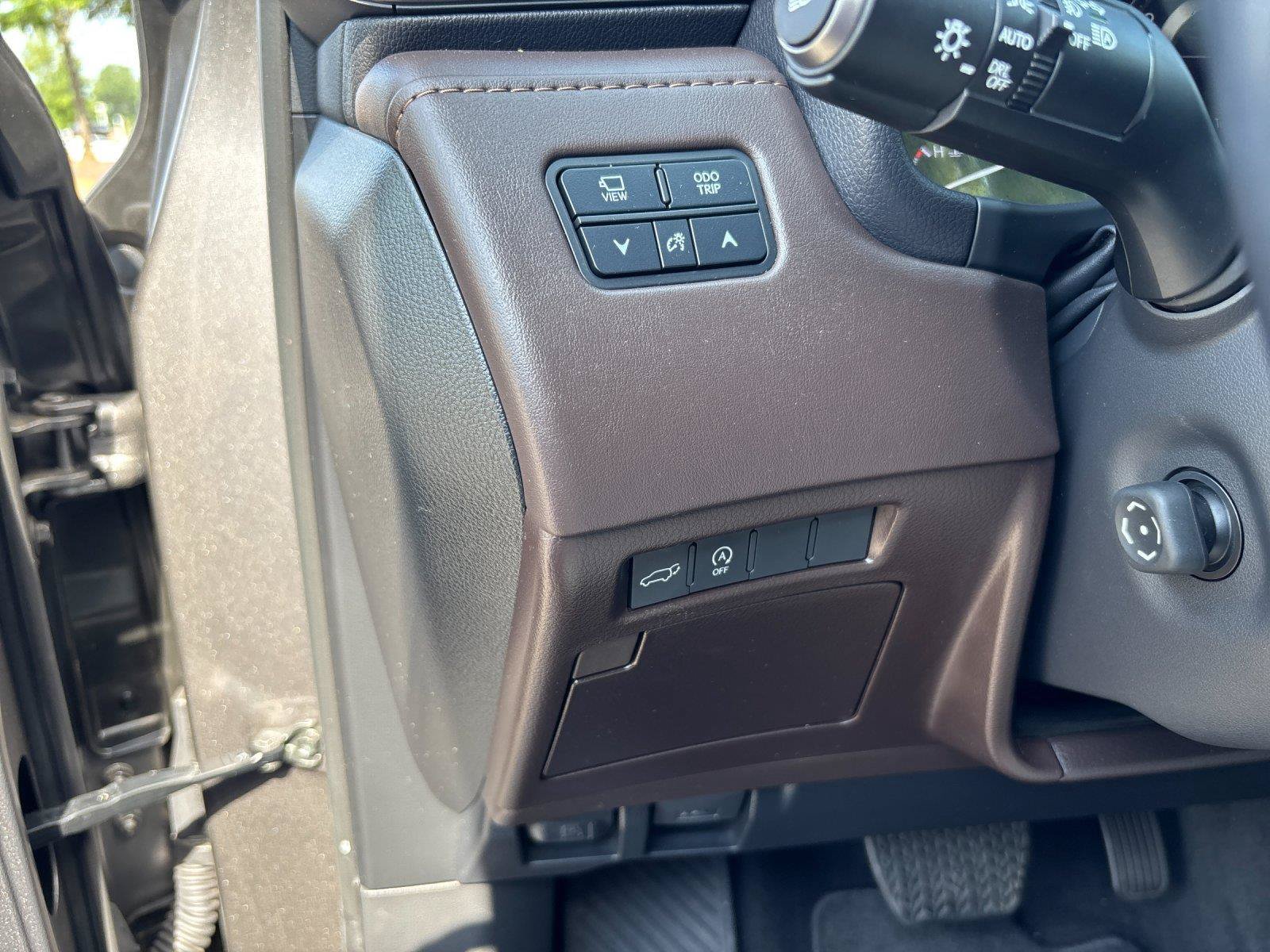 Used 2023 Lexus LX 600 4WD w/ Appearance Package image 17