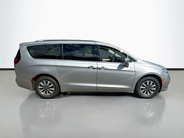 Used 2021 Chrysler Pacifica Touring-L FWD image 5