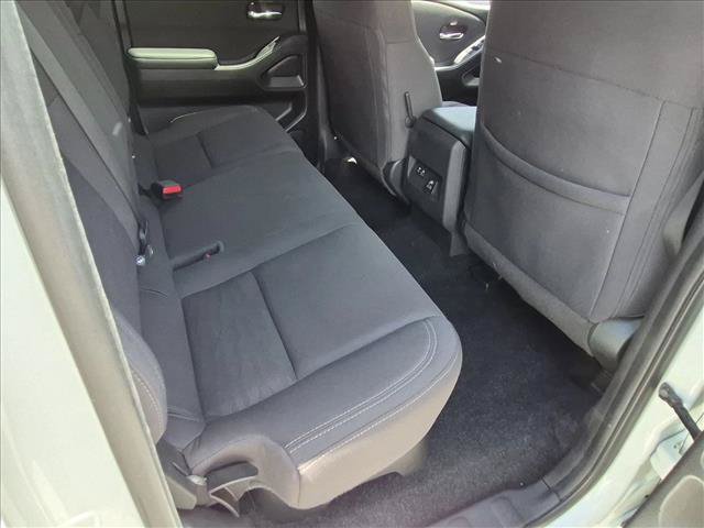 Used 2024 Nissan Frontier SV w/ Bed Access Package RWD image 18