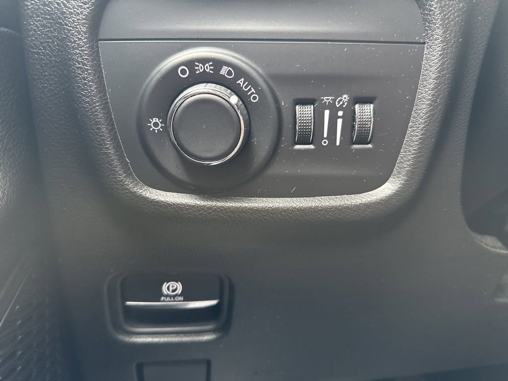 Certified 2023 Jeep Grand Cherokee Altitude image 10