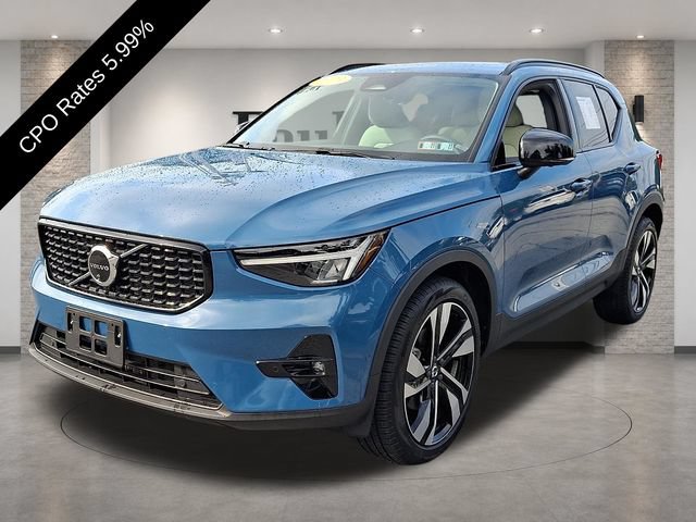 Certified 2023 Volvo XC40 B5 Plus w/ Driver Assist Package AWD/4WD image 3