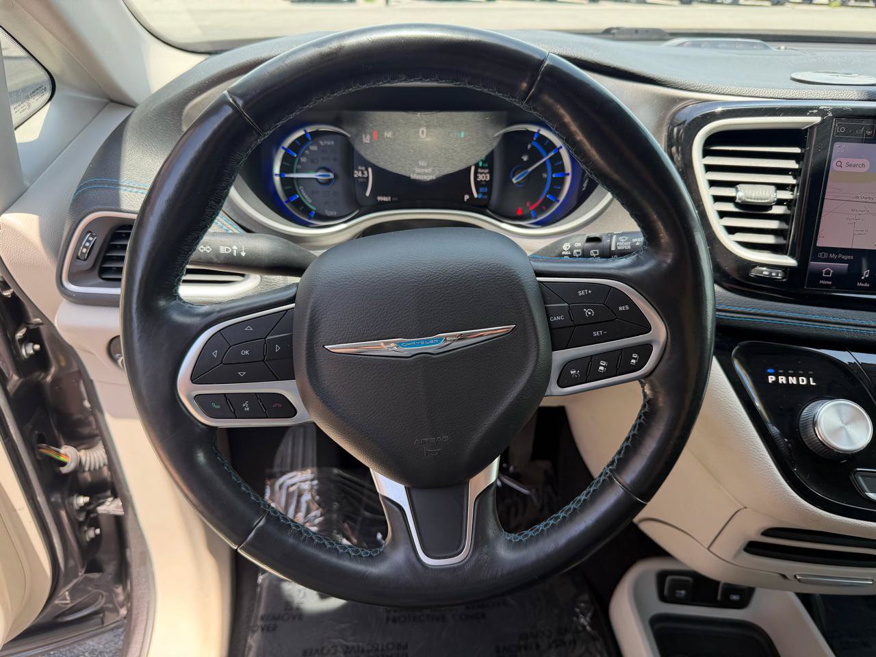Used 2021 Chrysler Pacifica Touring-L FWD image 27