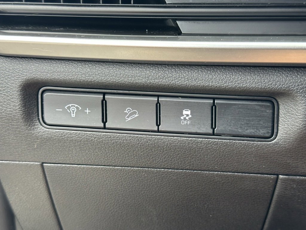 Used 2024 Kia Telluride S image 33