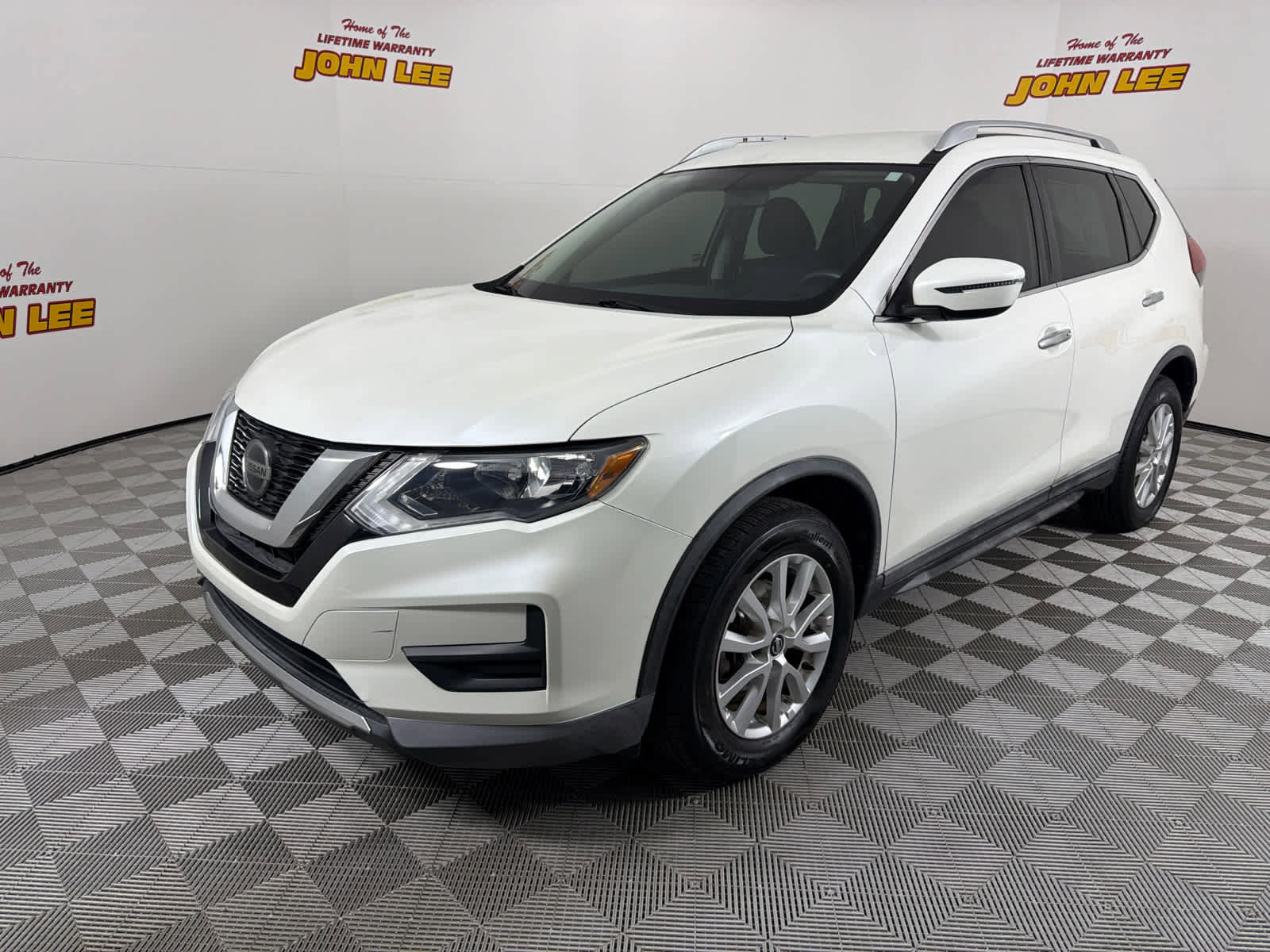 Used 2018 Nissan Rogue SV
