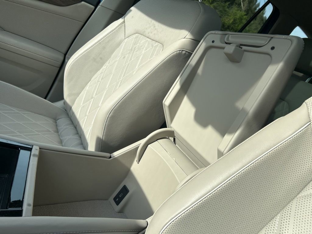 Certified 2025 Volkswagen Atlas SEL Premium R-Line image 41