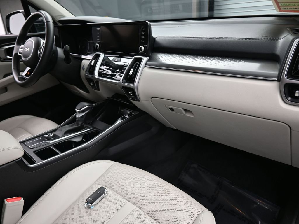 Used 2023 Kia Sorento S image 49