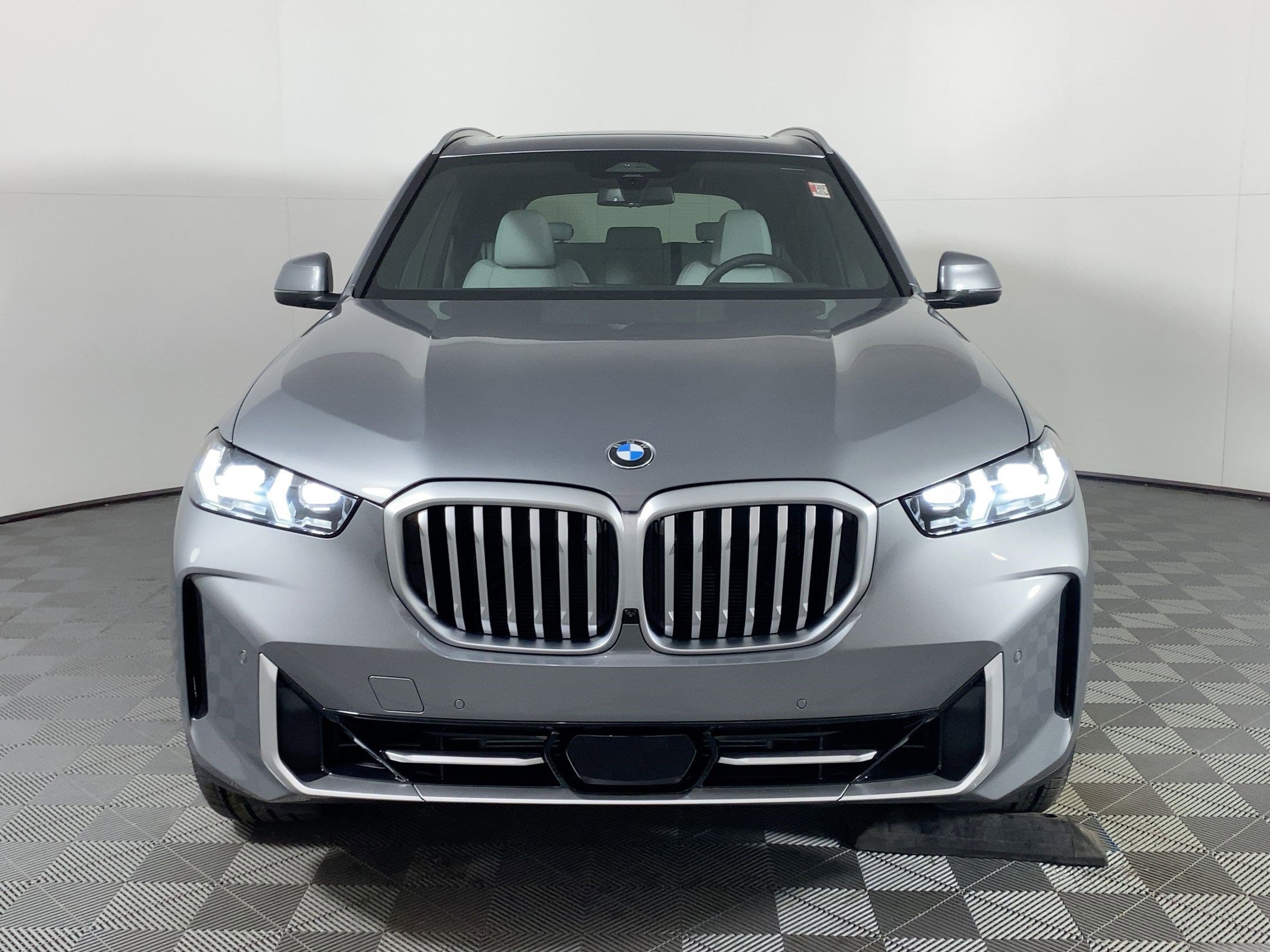 Used 2026 BMW X5 sDrive40i w/ Premium Package image 5