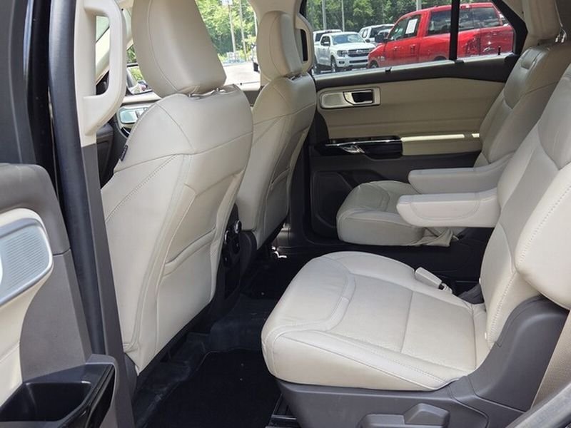 Used 2021 Ford Explorer Platinum w/ Equipment Group 601A AWD/4WD image 9
