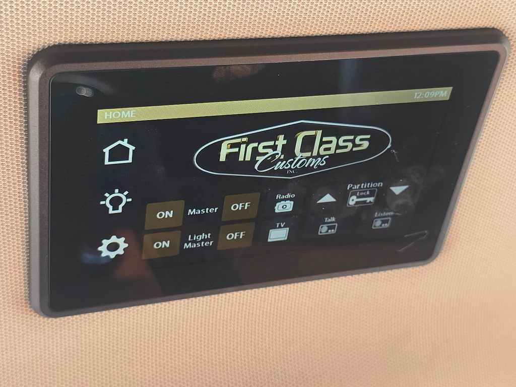 Used 2023 Mercedes-Benz Metris Passenger image 31