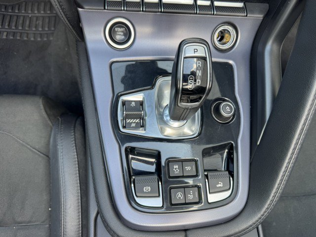 Used 2019 Jaguar F-TYPE Convertible RWD image 11