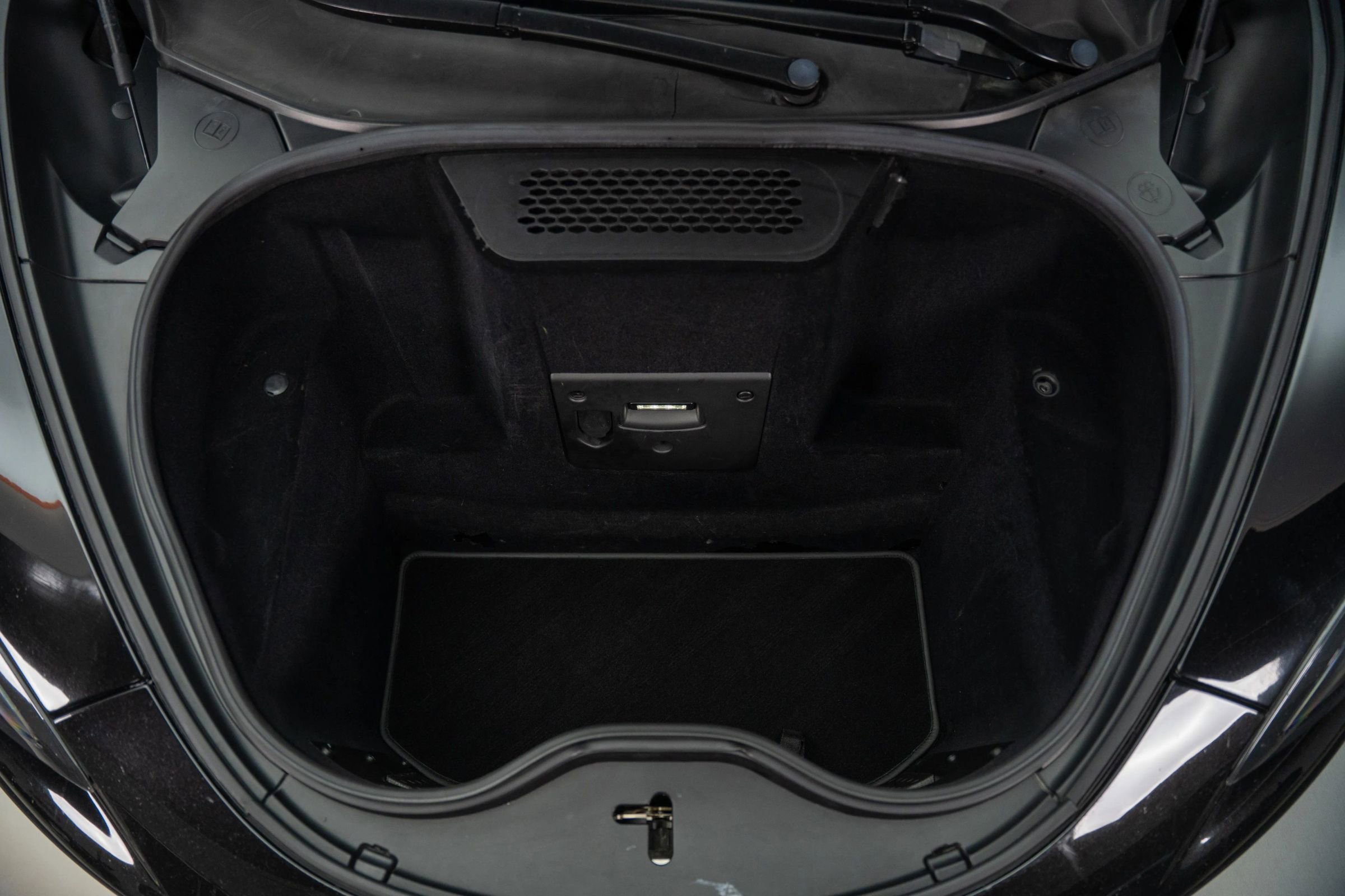 Used 2017 McLaren 570S Coupe image 15