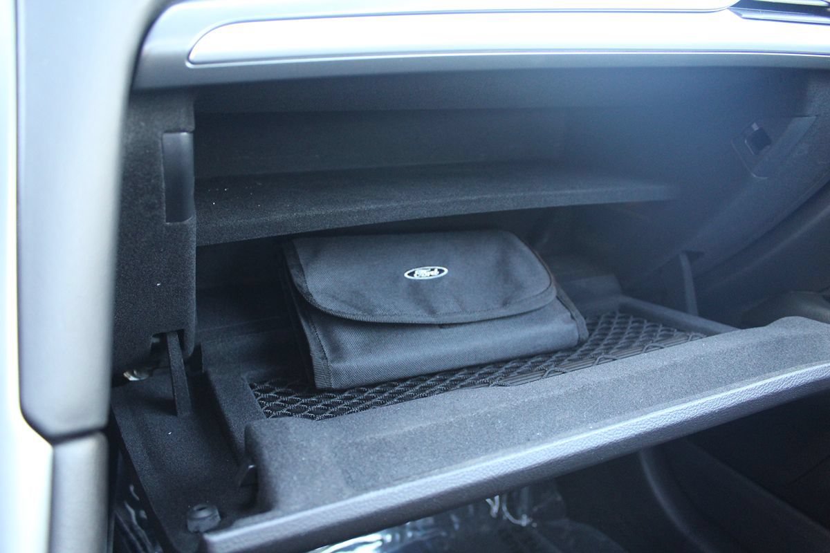 Used 2016 Ford Fusion Energi Titanium FWD image 32