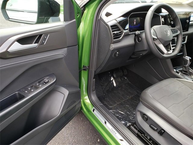 New 2025 Volkswagen Taos SE image 6